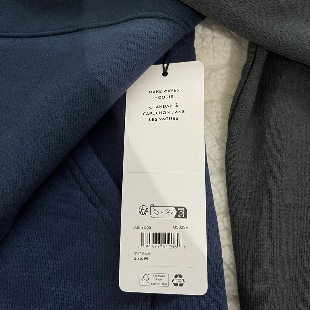 ALO YOGA Make Waves Hoodies in Navy Tonal - Picture 4 of 7